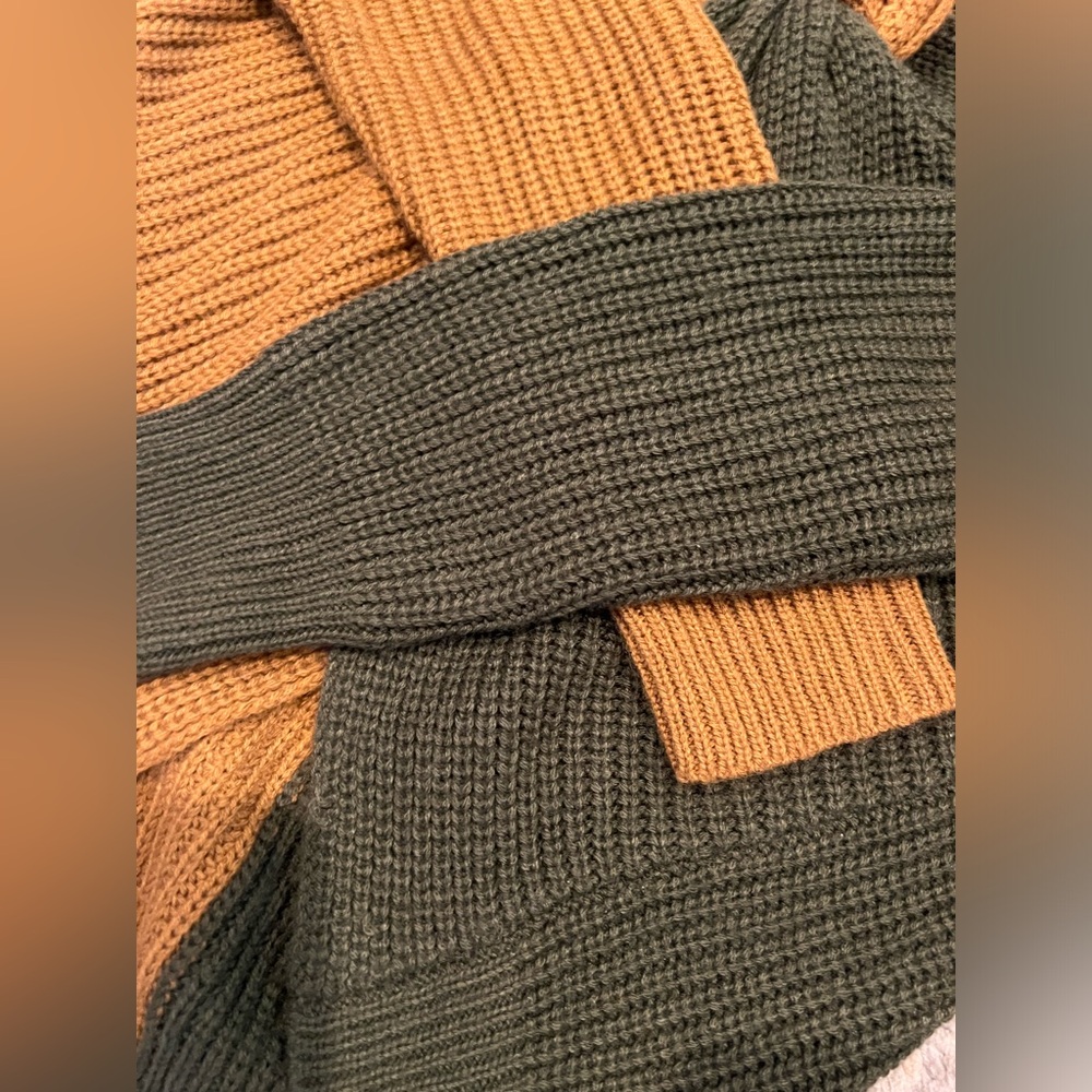Two tone sweater